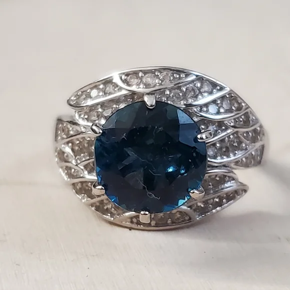 Sterling Silver 925 Sapphire Ring - Picture 5 of 9